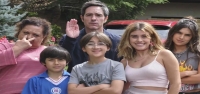Papá vuelve soltero e interpretado por Mauricio Ochmann