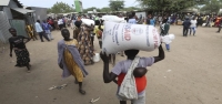 Las raciones de alimentos se reducen a la mitad en uno de los campos de refugiados más grandes de África tras los recortes de ayuda de Estados Unidos.