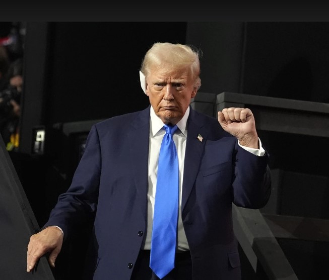 Celebran Trump