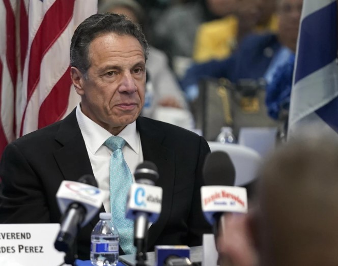 Cuomo testifica