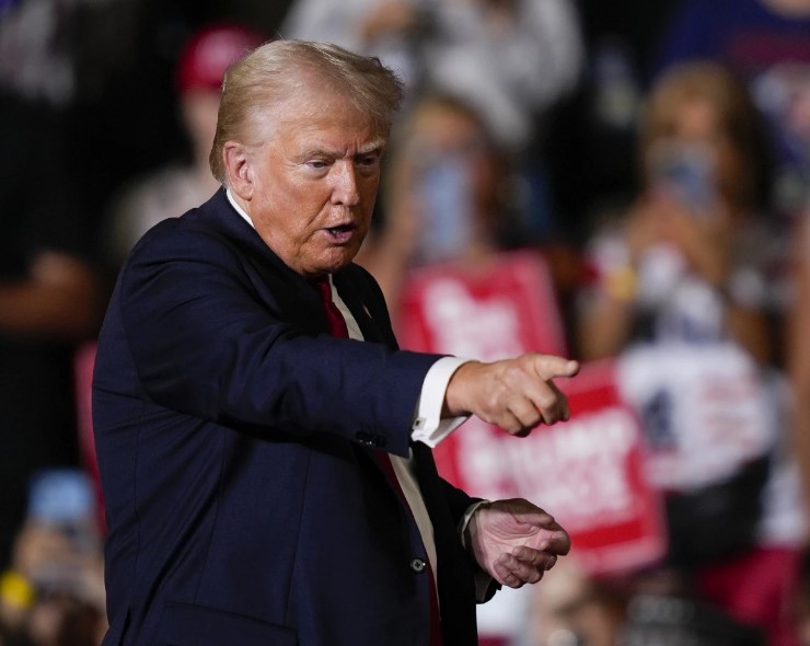 Trump defensiva